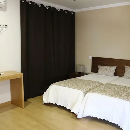 Casa Do Regedor Kır Evi *