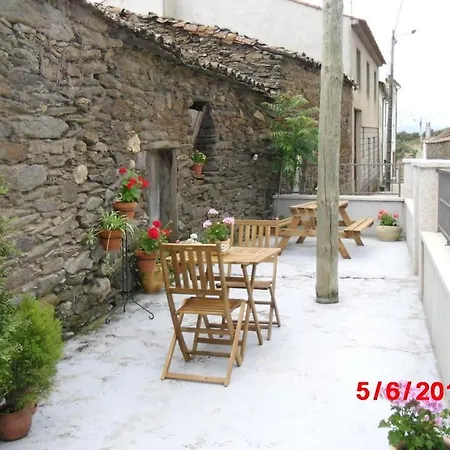 Casa Do Regedor Kır Evi